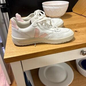 Veja White and Pink Women's Sneakers